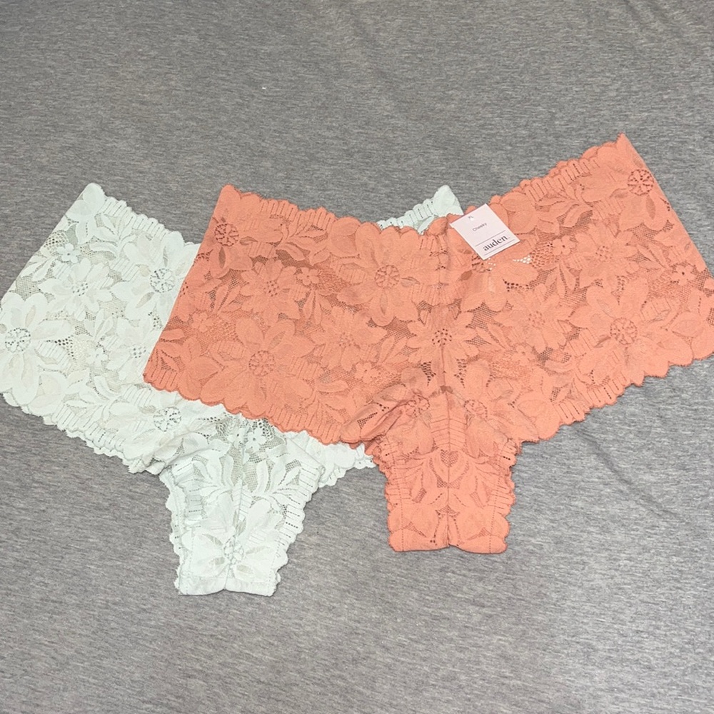 Laced cheeky panties